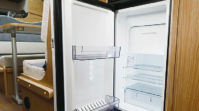 食材保管も安心の十分な容量の冷蔵庫